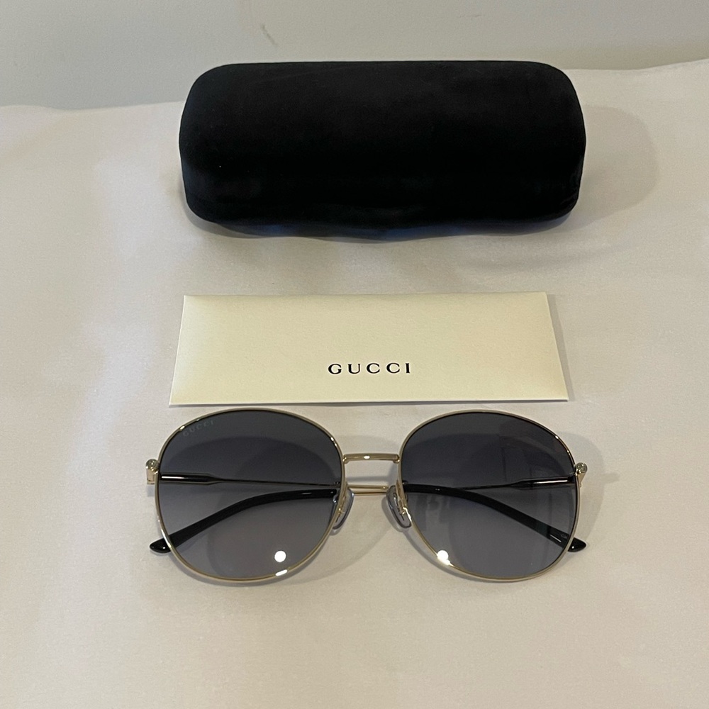 Gucci Luxury Sunglasses | Women's | Gold | Style: GG1416SK-001 - Picture 4 of 8